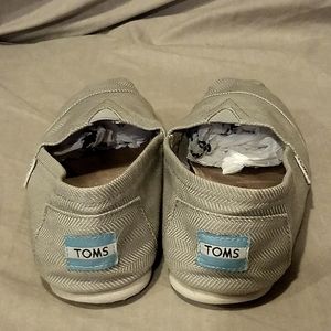 Women's Toms shoes